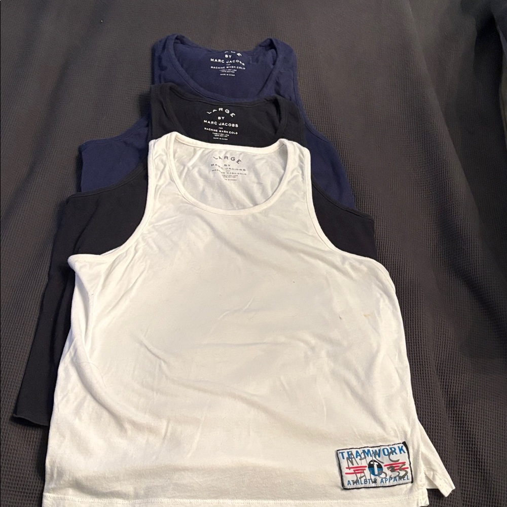 Set of 3 Jacobs by Marc Jacobs cotton tank tops in Large.